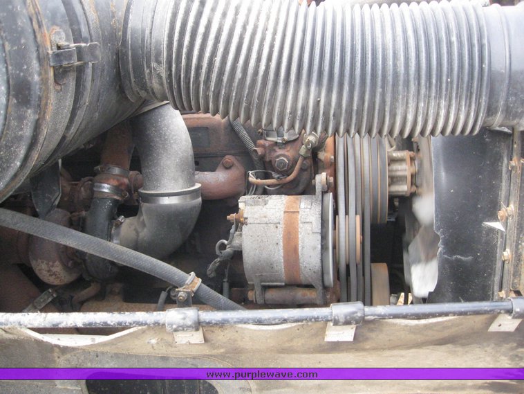 image for item 8863 1987 International F-1954 6x4 truck with AMZ asphalt applicator