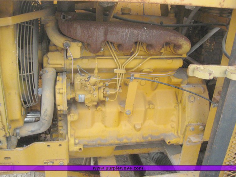 image for item 8863 1987 International F-1954 6x4 truck with AMZ asphalt applicator