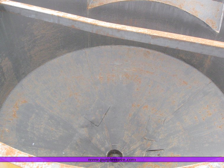 image for item 8863 1987 International F-1954 6x4 truck with AMZ asphalt applicator