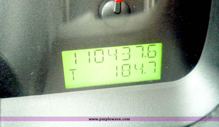 image for item 3915 2004 Ford F150 pickup truck