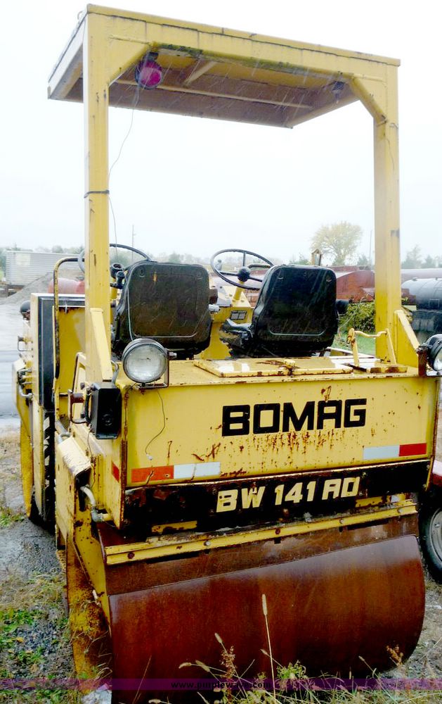 image for item 4007 1986 Bomag BW141 packer