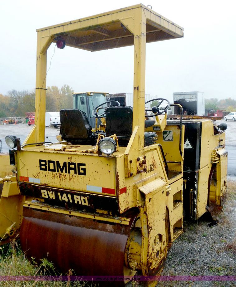 image for item 4007 1986 Bomag BW141 packer