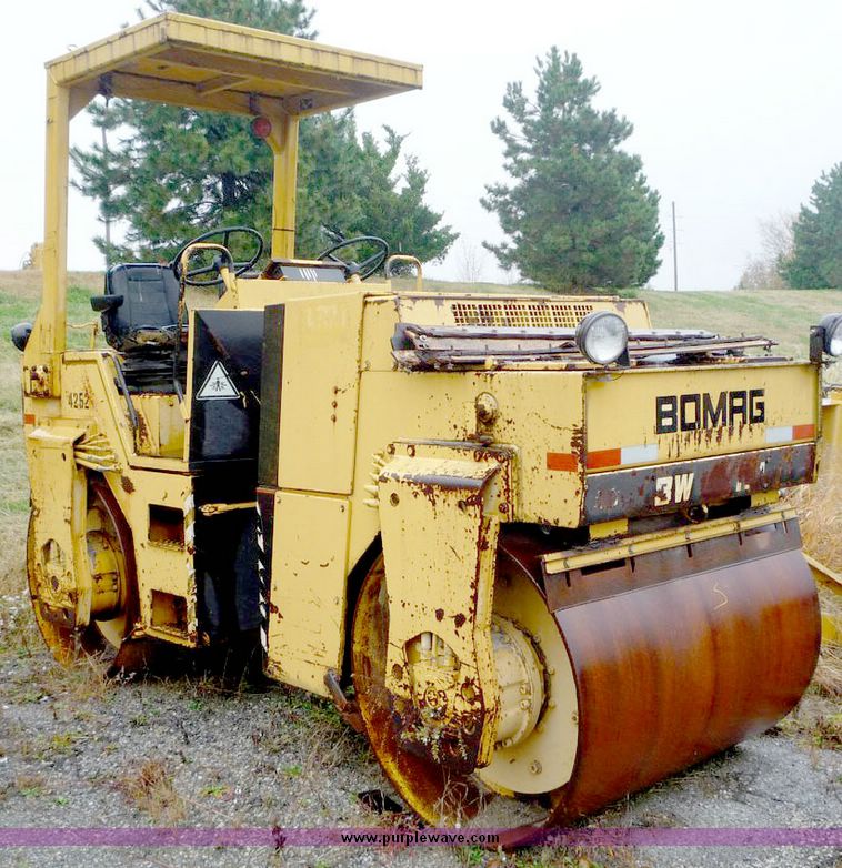 image for item 4007 1986 Bomag BW141 packer