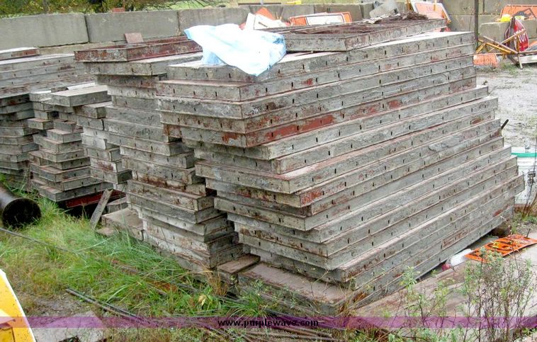 image for item 4019 Assorted concrete forms