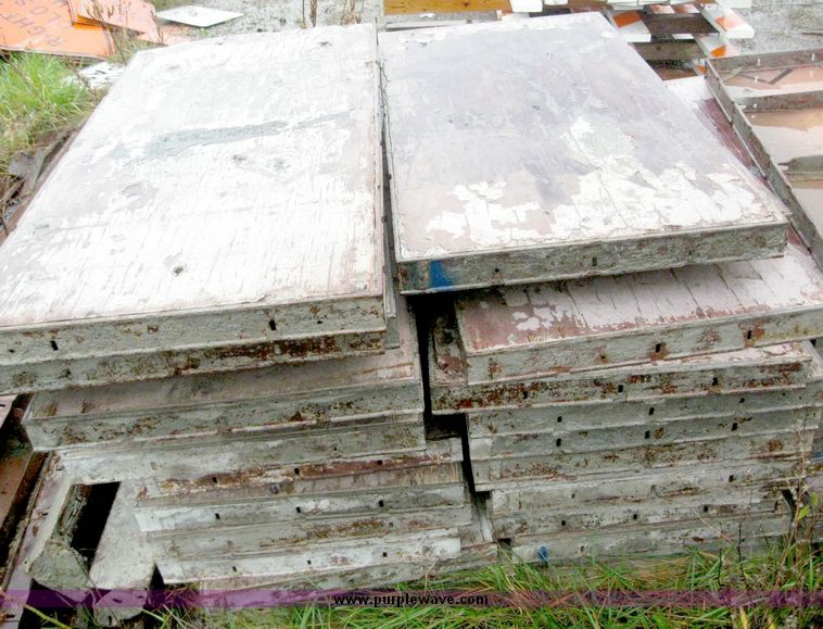 image for item 4019 Assorted concrete forms