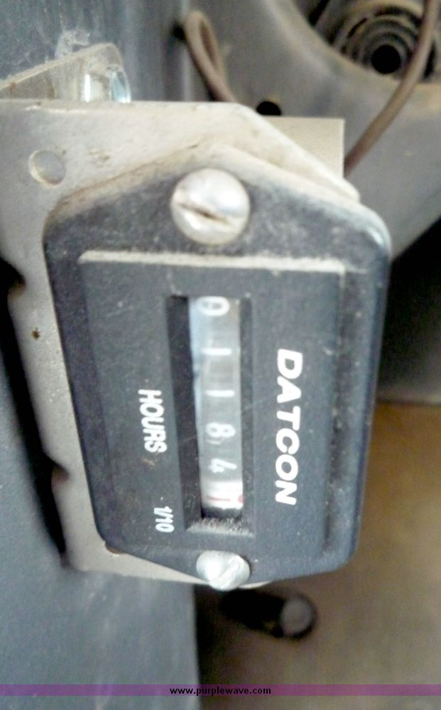 image for item 4042 1987 Mack Econodyne semi truck