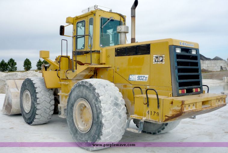 image for item 4055 Kawasaki 902 wheel loader