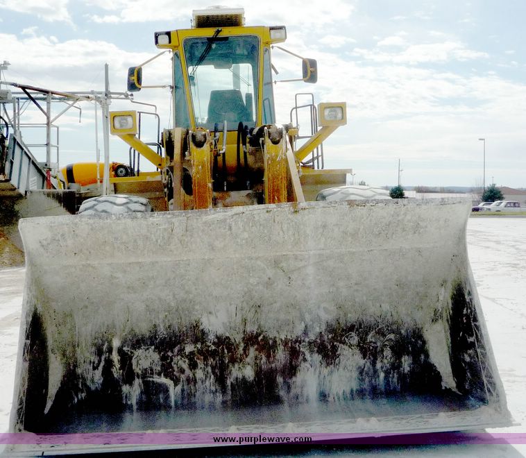 image for item 4055 Kawasaki 902 wheel loader