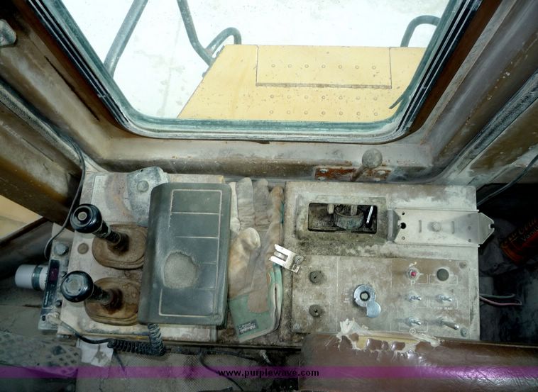 image for item 4055 Kawasaki 902 wheel loader