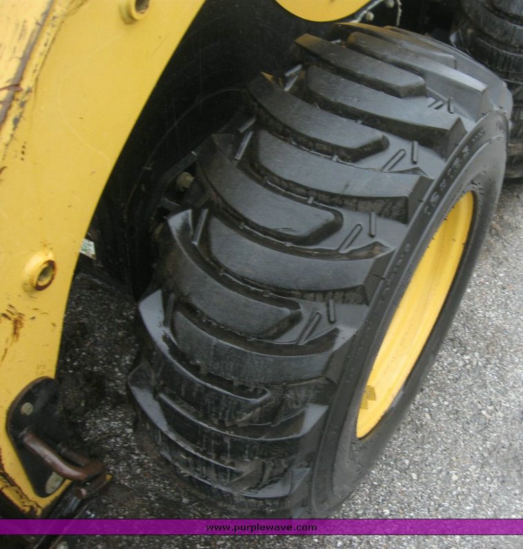 image for item 5000 2004 Caterpillar 246B skid steer