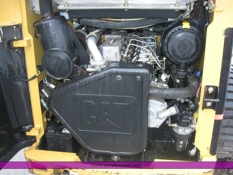 image for item 5000 2004 Caterpillar 246B skid steer