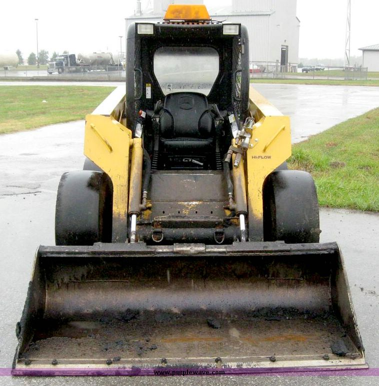image for item 5001 John Deere 270 skid steer