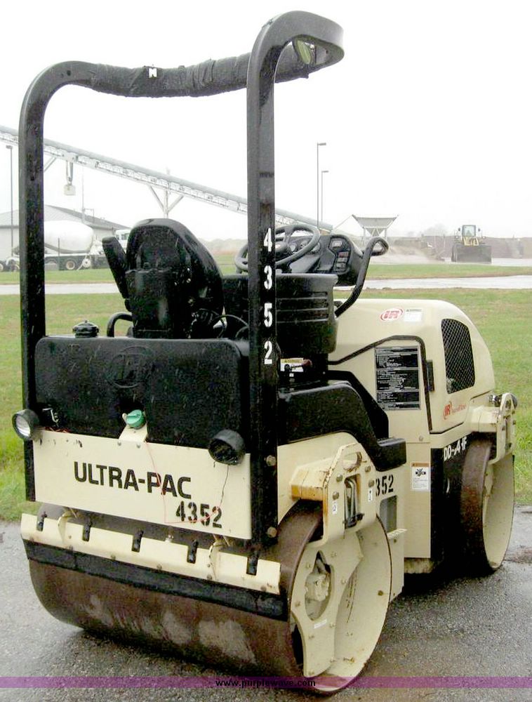 image for item 5004 2006 Ingersoll Rand DD34HF Ultra Pac double drum compactor