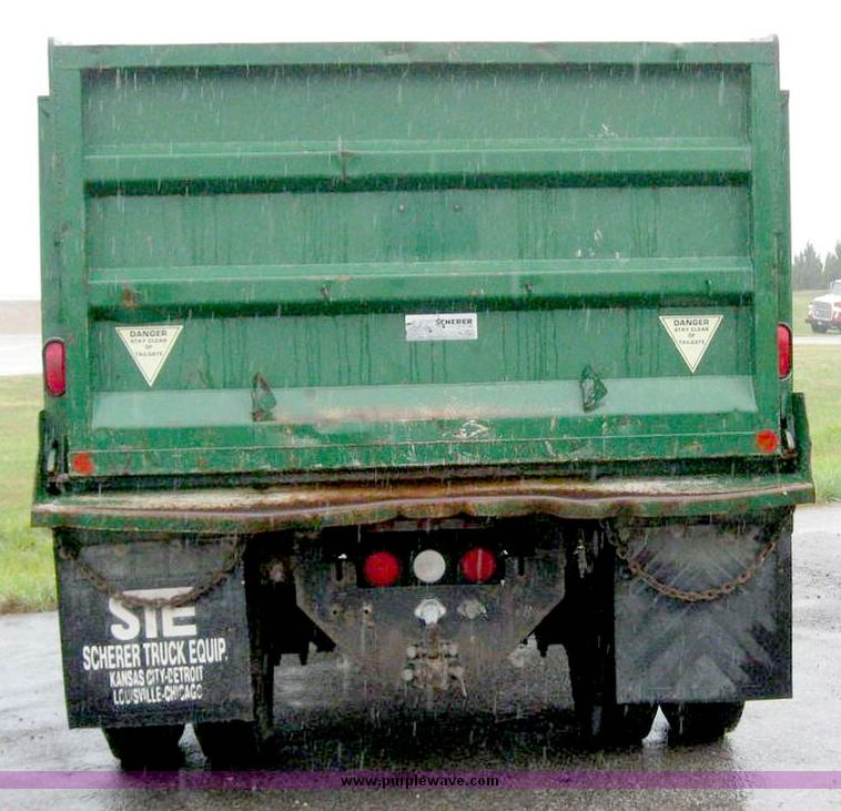 image for item 5007 1990 International 7155 SADT dump bed truck