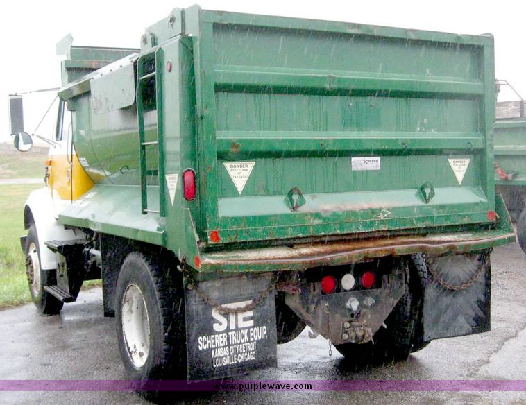 image for item 5007 1990 International 7155 SADT dump bed truck
