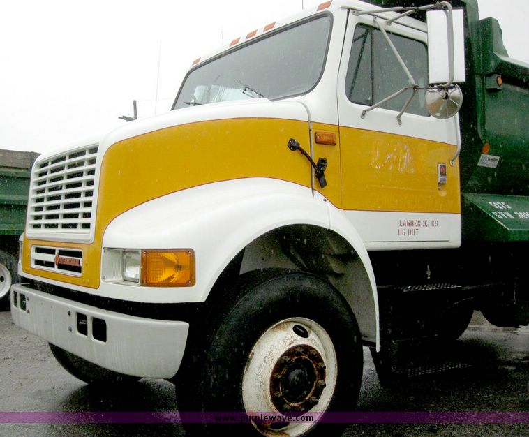 image for item 5007 1990 International 7155 SADT dump bed truck
