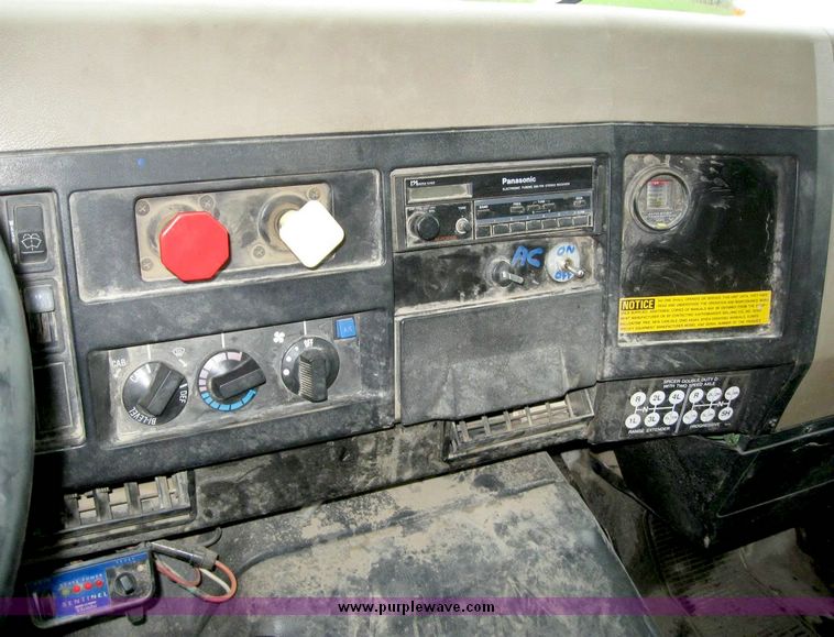 image for item 5007 1990 International 7155 SADT dump bed truck