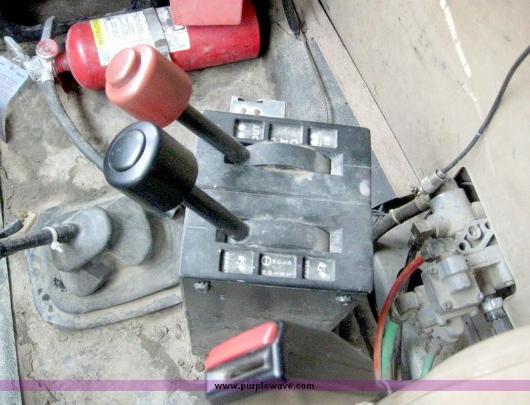 image for item 5007 1990 International 7155 SADT dump bed truck