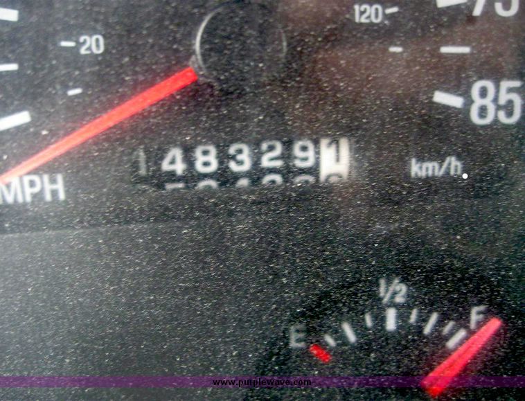 image for item 5009 2001 Sterling LT8511 TADT tandem axle dump truck