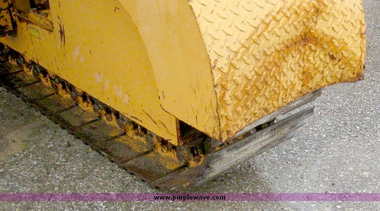 image for item 5010 1992 CMI TR225 asphalt trimmer reclaimer