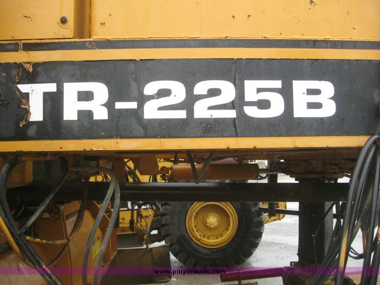 image for item 5010 1992 CMI TR225 asphalt trimmer reclaimer