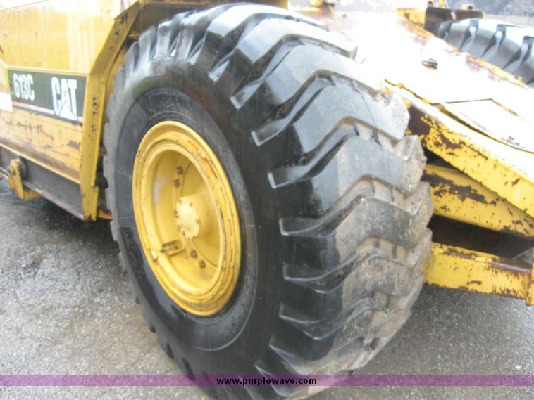 image for item 5011 1994 Caterpillar 613C Series II elevating motor scraper