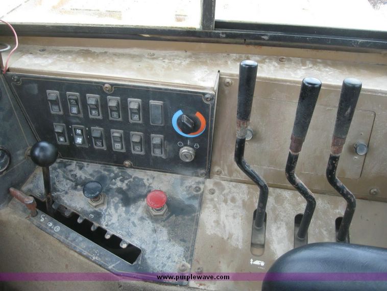 image for item 5011 1994 Caterpillar 613C Series II elevating motor scraper