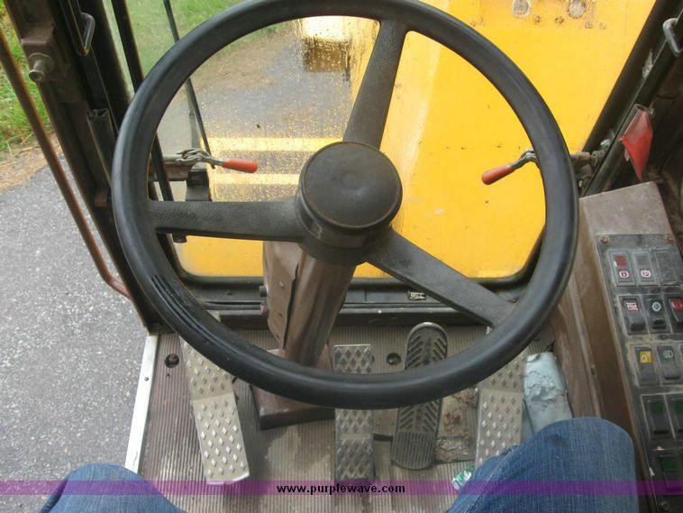 image for item 5012 1996 Badger 1085C wheel excavator