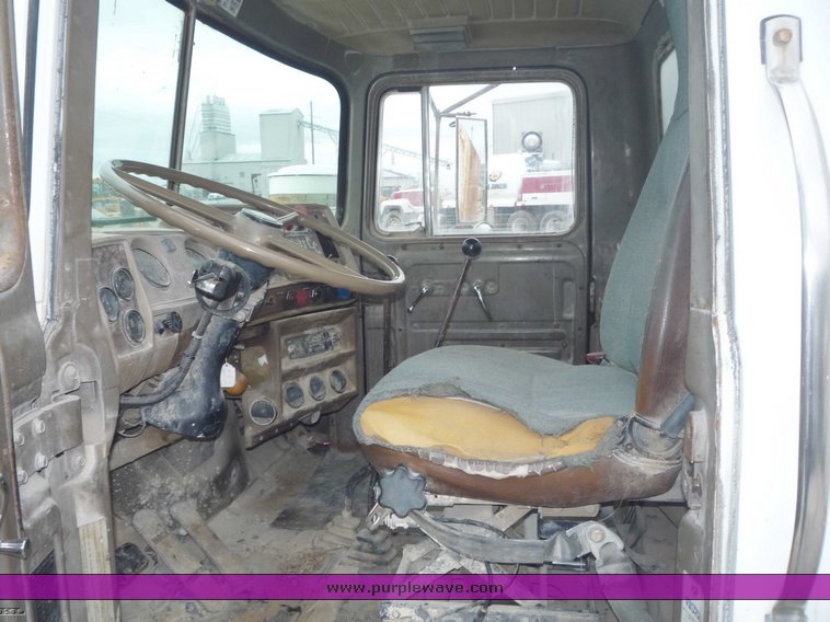 image for item 5037 1981 Mack water truck