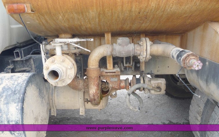 image for item 5037 1981 Mack water truck