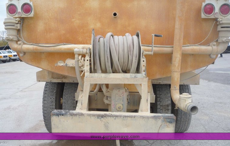 image for item 5037 1981 Mack water truck