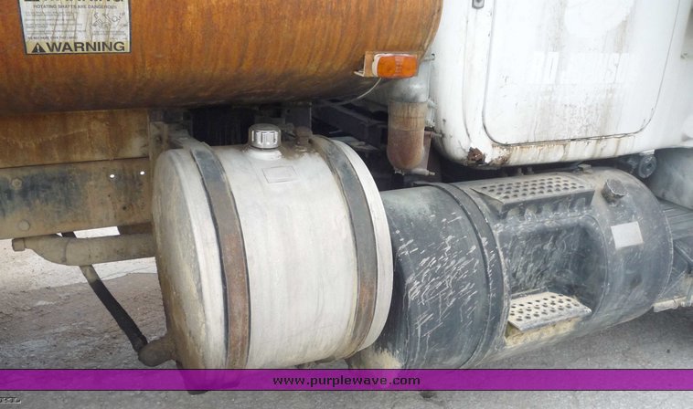 image for item 5037 1981 Mack water truck