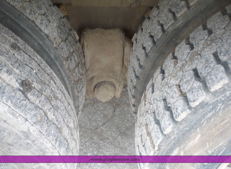 image for item 5037 1981 Mack water truck