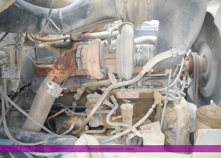 image for item 5037 1981 Mack water truck