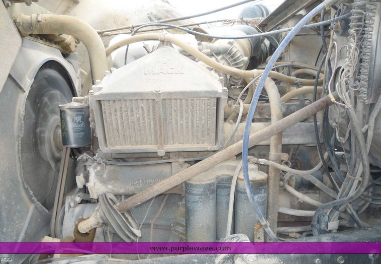 image for item 5037 1981 Mack water truck