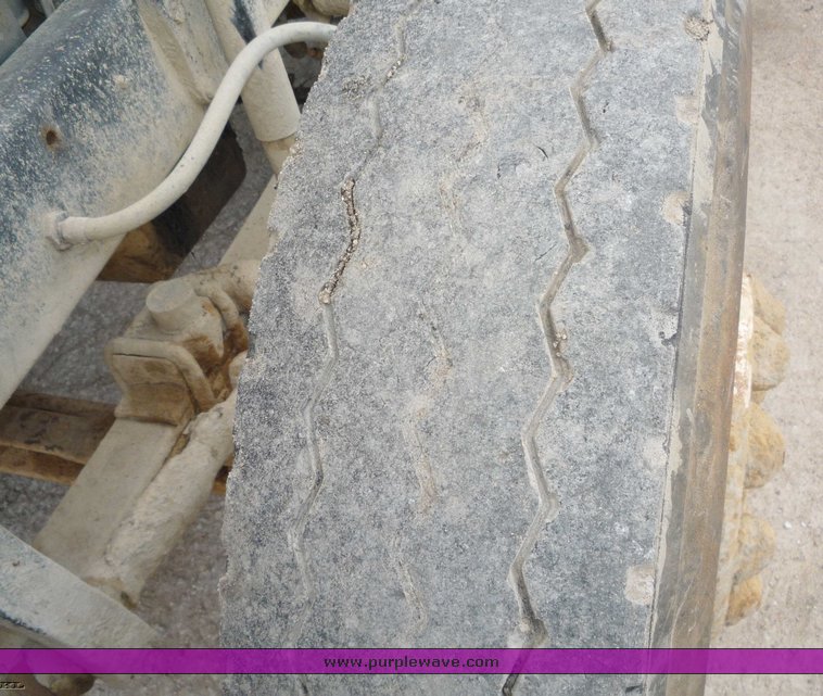 image for item 5037 1981 Mack water truck