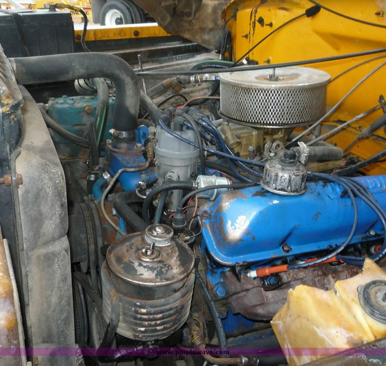 image for item 6867 1971 Ford F750 asphalt applicator