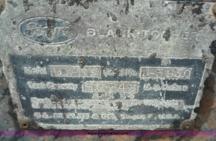 image for item 6867 1971 Ford F750 asphalt applicator