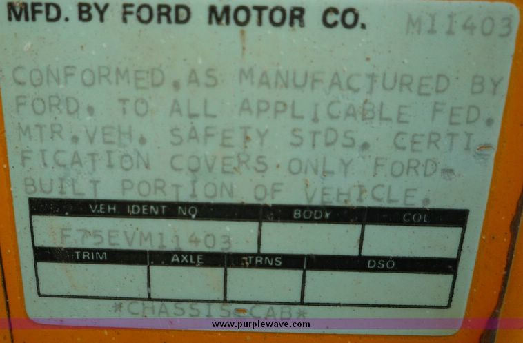 image for item 6867 1971 Ford F750 asphalt applicator