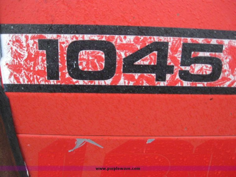 image for item 6868 1989 Massey-Ferguson 1045 tractor