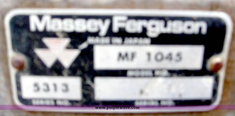 image for item 6868 1989 Massey-Ferguson 1045 tractor