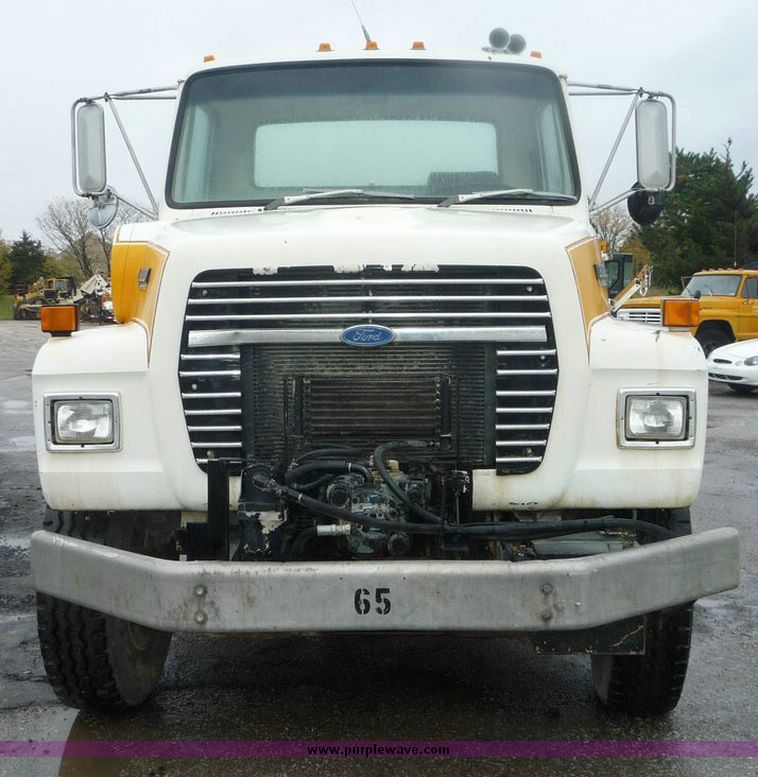 image for item 6869 1988 Ford L8000 water truck