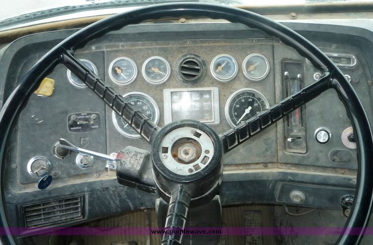 image for item 6869 1988 Ford L8000 water truck