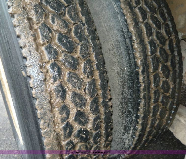 image for item 6869 1988 Ford L8000 water truck