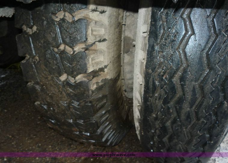 image for item 6869 1988 Ford L8000 water truck