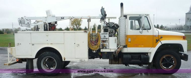 image for item 6870 1986 International L1654 service truck