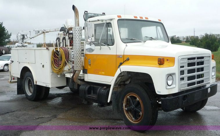 image for item 6870 1986 International L1654 service truck