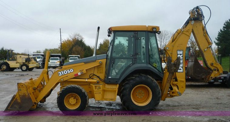 image for item 6872 John Deere 310SG backhoe
