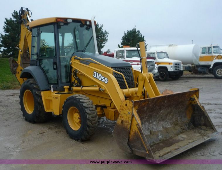 image for item 6872 John Deere 310SG backhoe