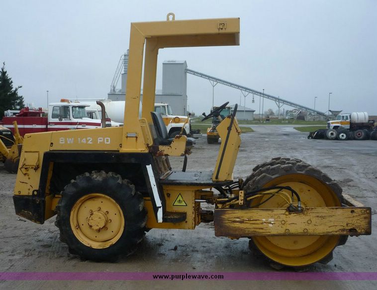 image for item 6873 Bomag BW142PD vibratory compactor